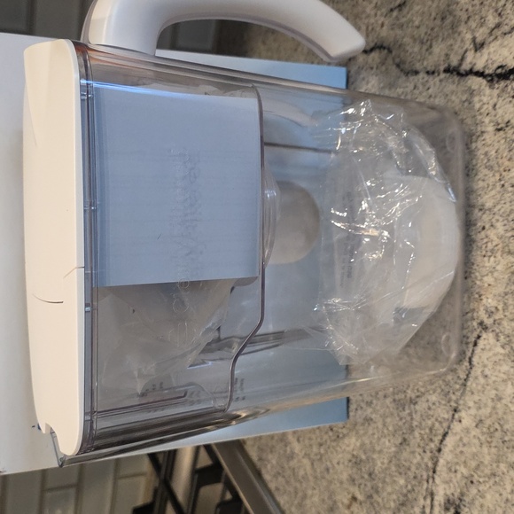 ClearlyFiltered Water Pitcher - Picture 2 of 9